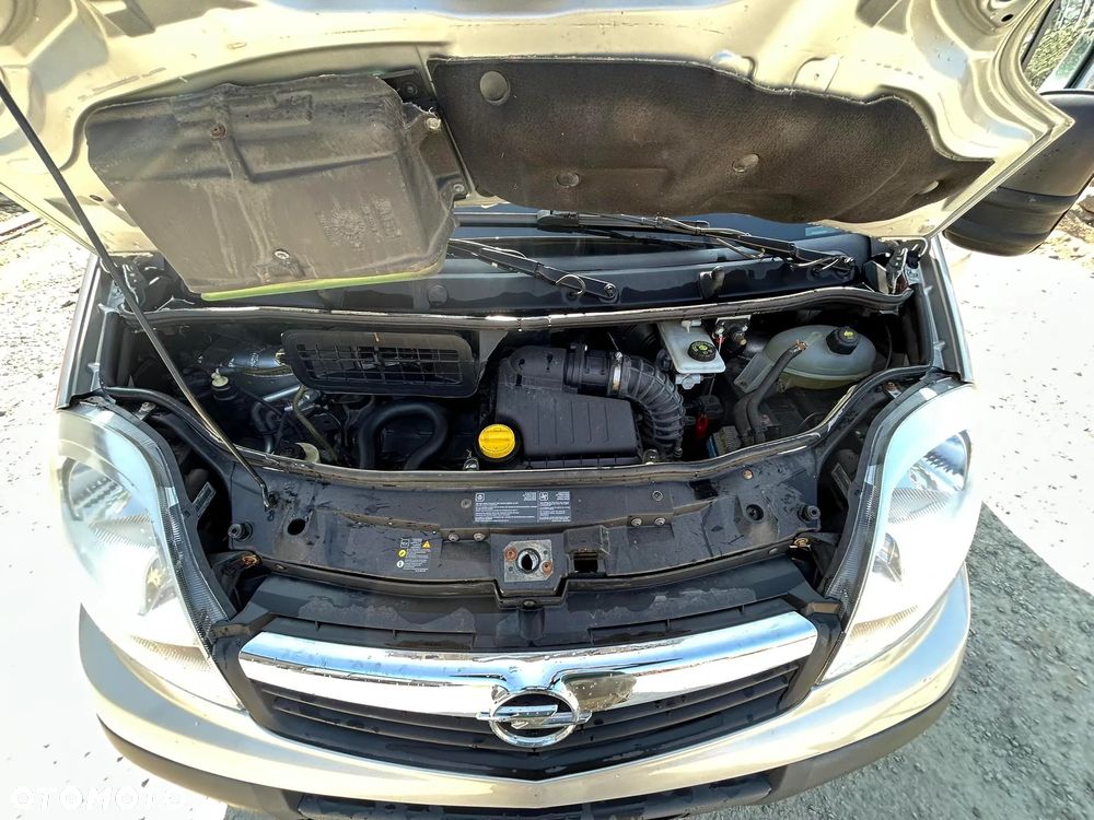 Opel Vivaro - 12