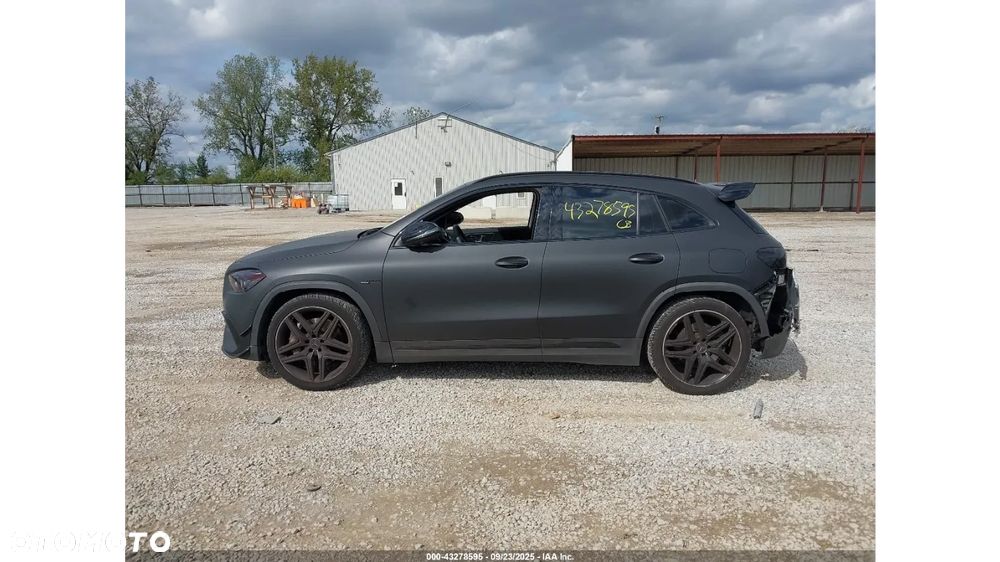 Mercedes-Benz GLA - 7