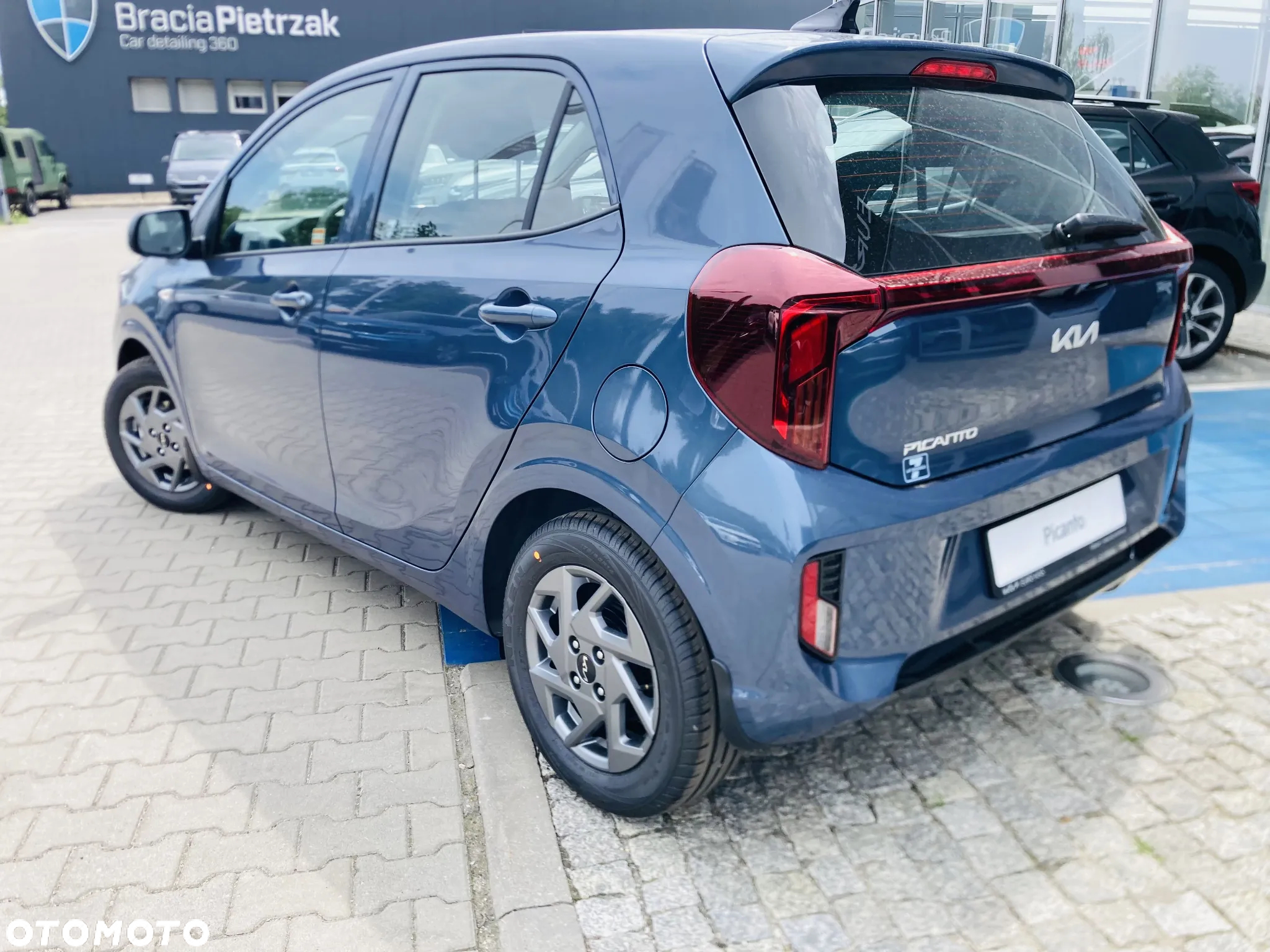 Kia Picanto 1.2 L - 4