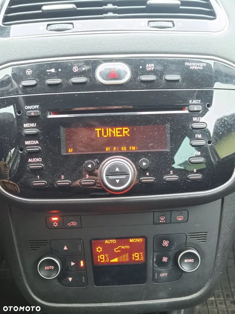 Fiat Punto 1.4 Easy Pakiet Easy Plus S&S - 11