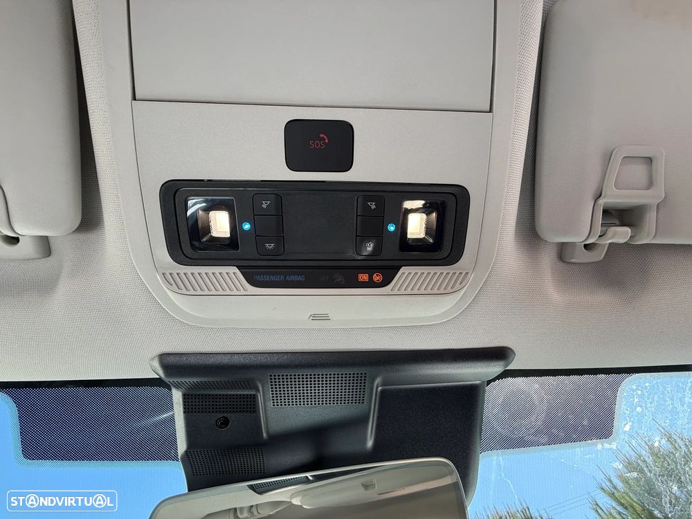 Ford Mustang Mach-E 75.7 kWh Base - 17