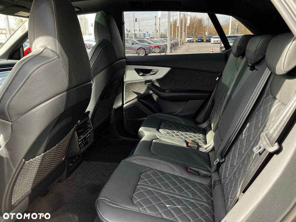 Audi Q8 - 30