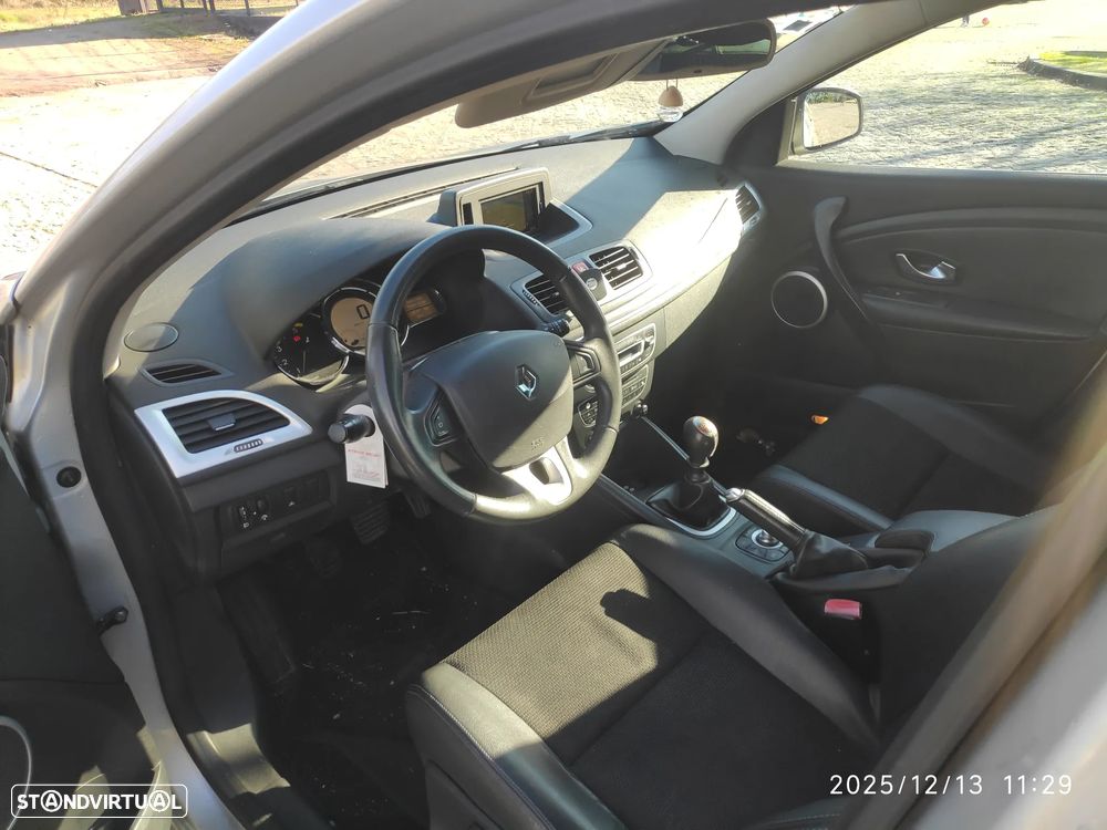 Renault Mégane 1.5 dCi Dynamique SS - 9