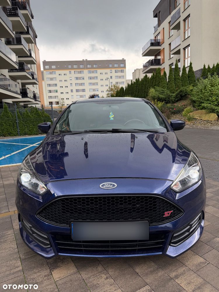 Ford Focus 2.0 EcoBoost ST mit Leder-Exclusiv-Paket - 2