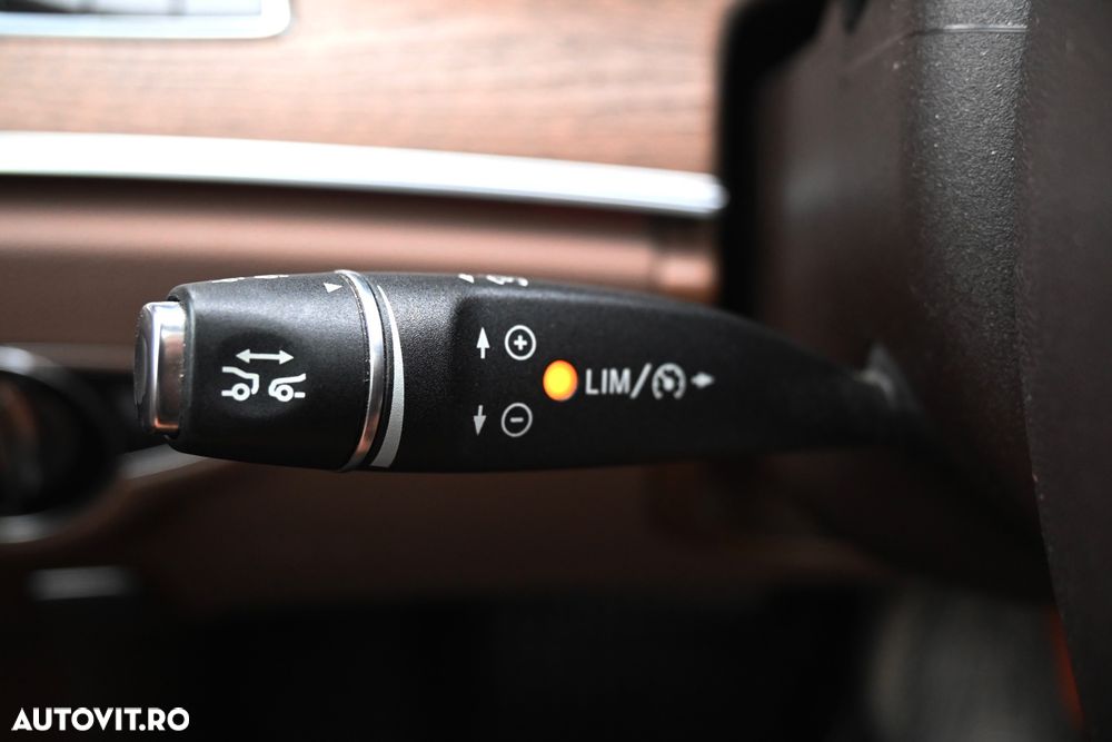 Mercedes-Benz E 220 d 4Matic All-Terrain 9G-TRONIC Avantgarde - 30