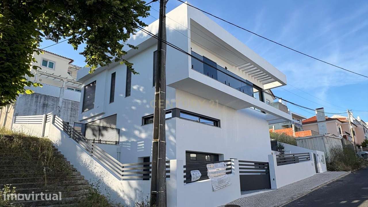 Moradia independente à venda em Famões, Odivelas - Grande imagem: 2/60
