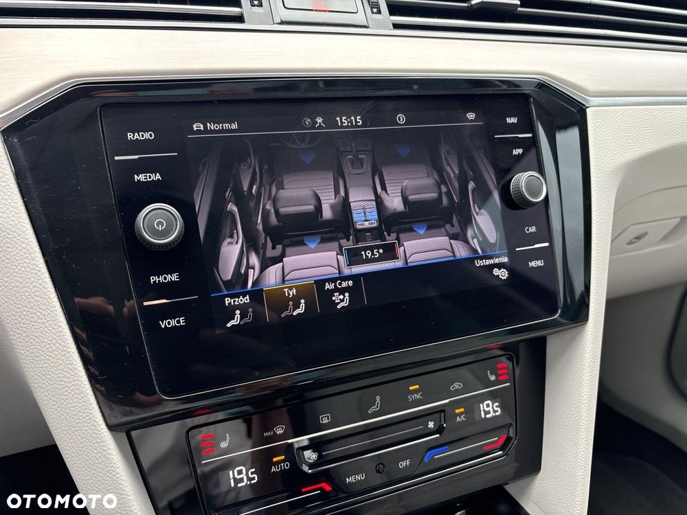 Volkswagen Passat 2.0 TDI Elegance DSG - 25