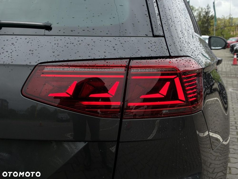 Volkswagen Passat - 11