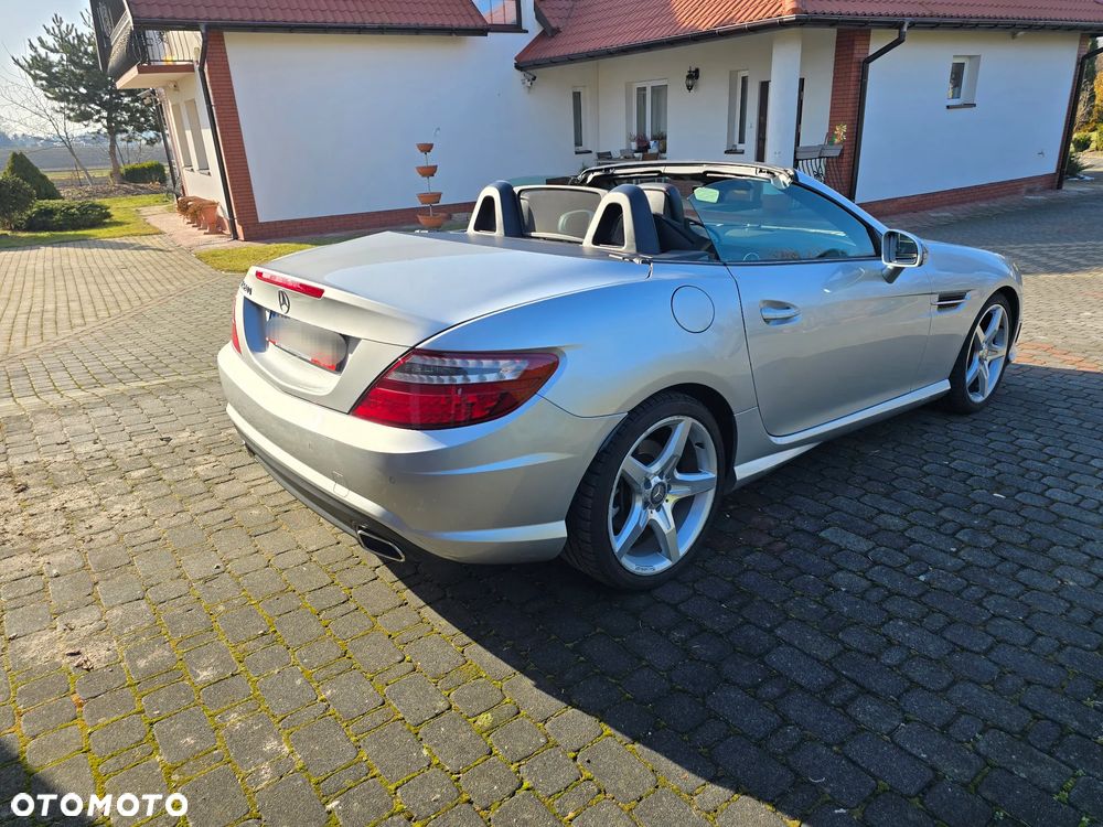 Mercedes-Benz SLK 200 (BlueEFFICIENCY) 7G-TRONIC - 20