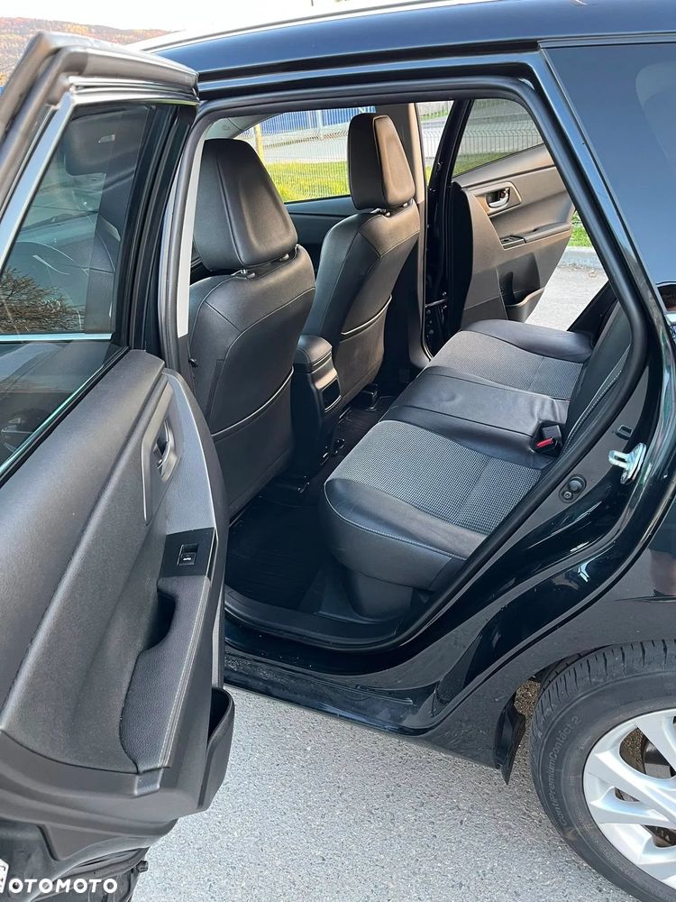 Toyota Auris Hybrid 135 Selection - 13