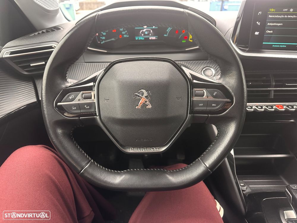Peugeot e-208 Allure - 21