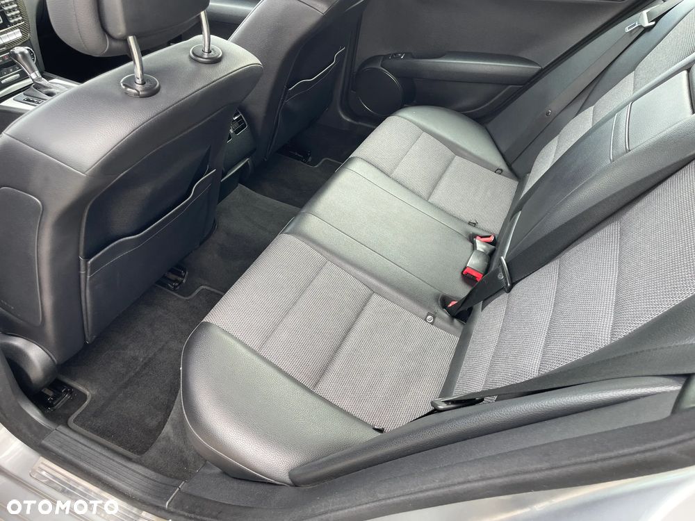 Mercedes-Benz Klasa C 180 BlueEFFICIENCY 7G-TRONIC Avantgarde - 18