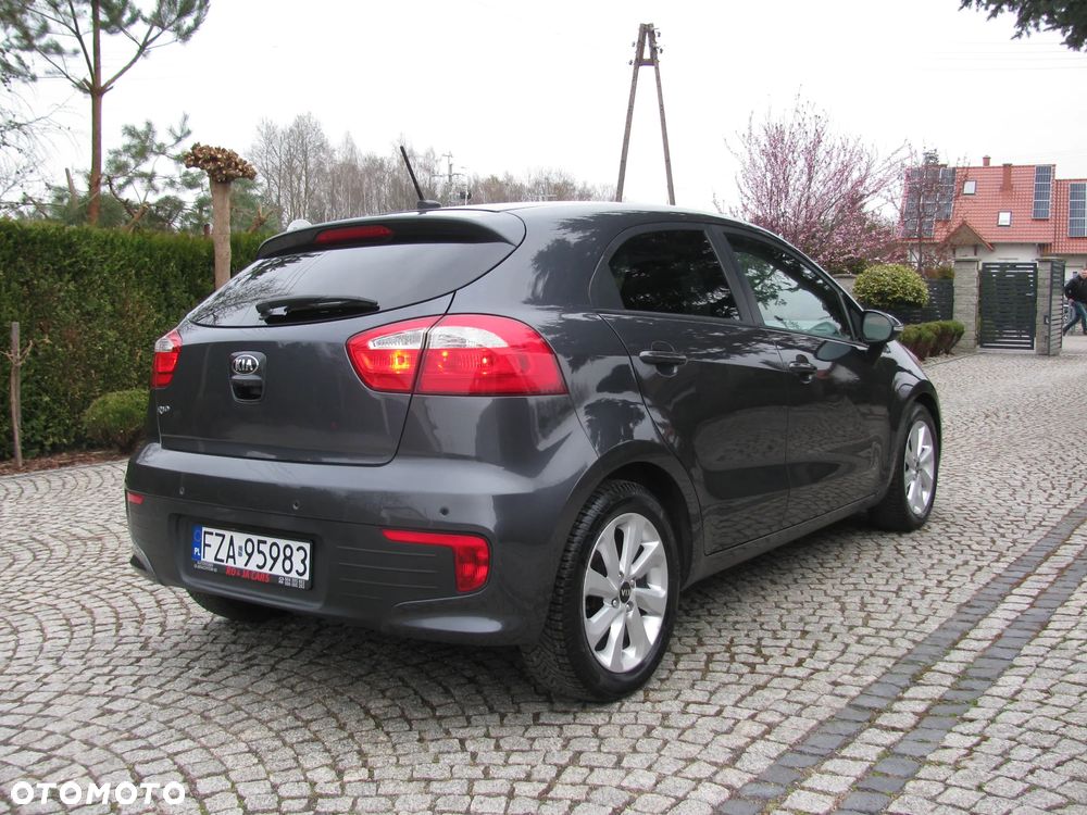 Kia Rio 1.2 Dream Team Edition - 34