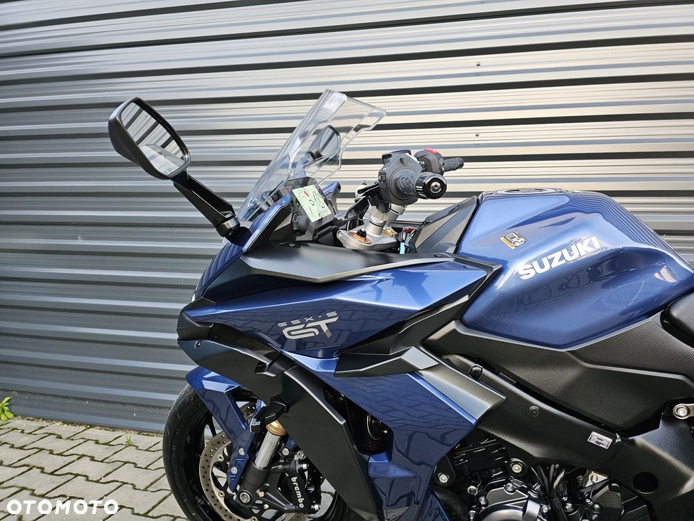 Suzuki GSX - 13