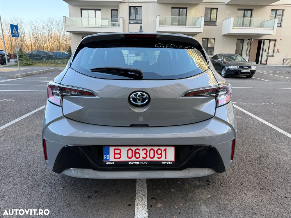 Toyota Corolla 1.8 HSD Business - 8