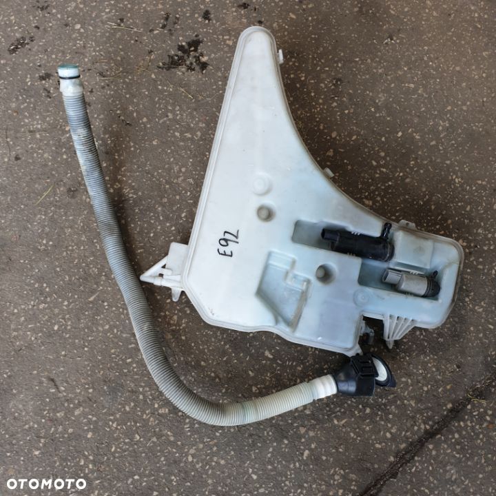 BMW 3 E92 E93 ZBIORNICZEK SPRYSKIWACZY POMPKA XENON  07R - 1