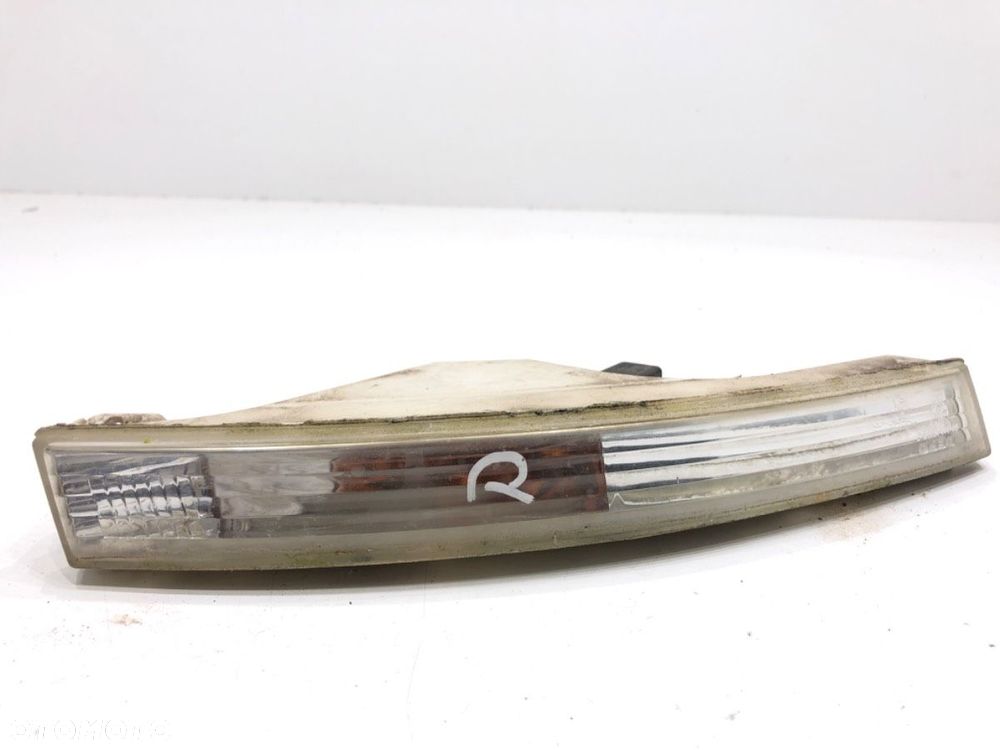 KIERUNKOWSKAZ PRAWY PRZÓD  VW PASSAT B6 Variant (3C5) 2005 - 2011 2.0 TDI 103 kW [140 KM] olej - 1