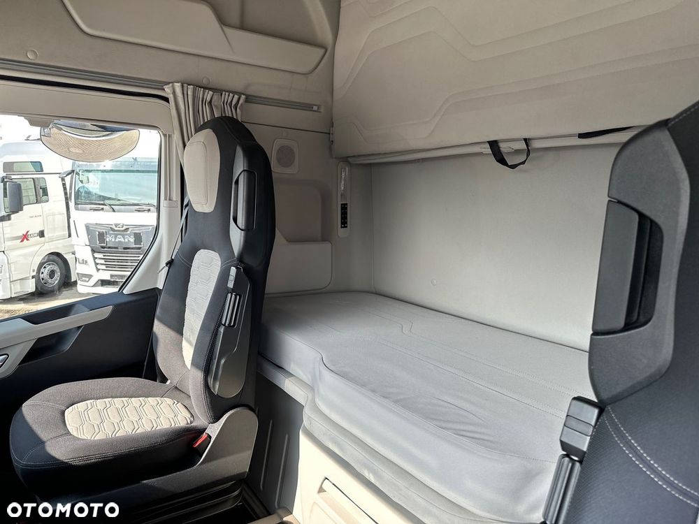 Ford F-MAX - 12
