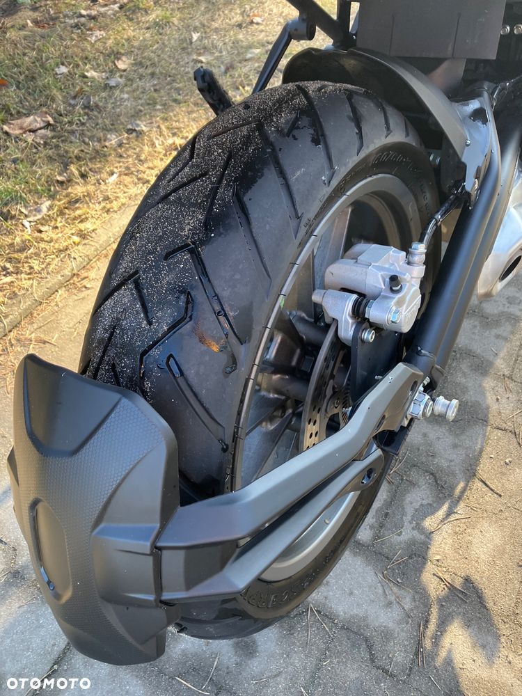 Benelli TRK 502 - 11