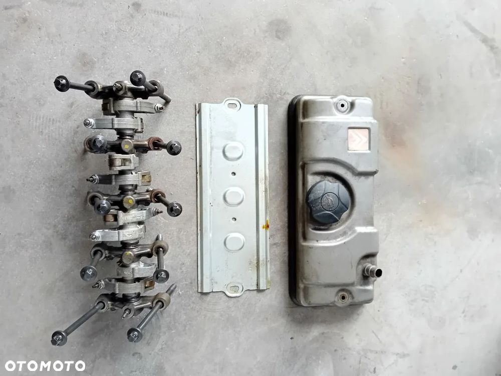 Klawiatura dzwigienka wałek regulacyjne zaworów citroen peugote 1.4/1.1 8v śruby glowicy śruby głowicy dekiel pokrywa zaworów blacha maskujaca9659651180 01     ka8584 - 1