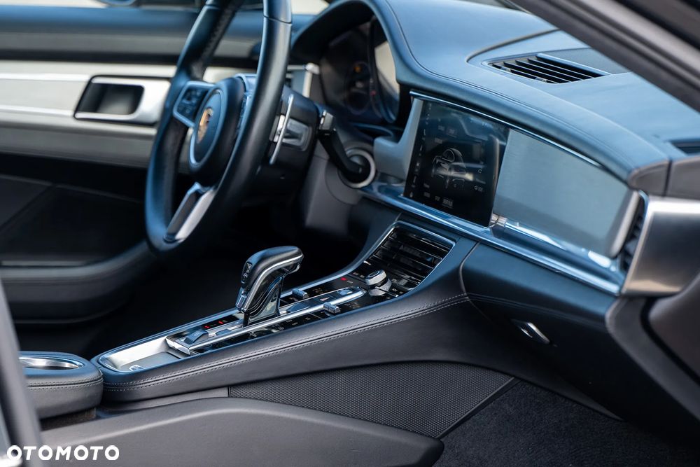 Porsche Panamera Turbo - 8