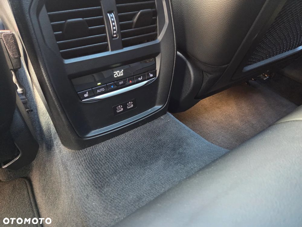 BMW Seria 3 320i Edition M Sport Shadow - 17