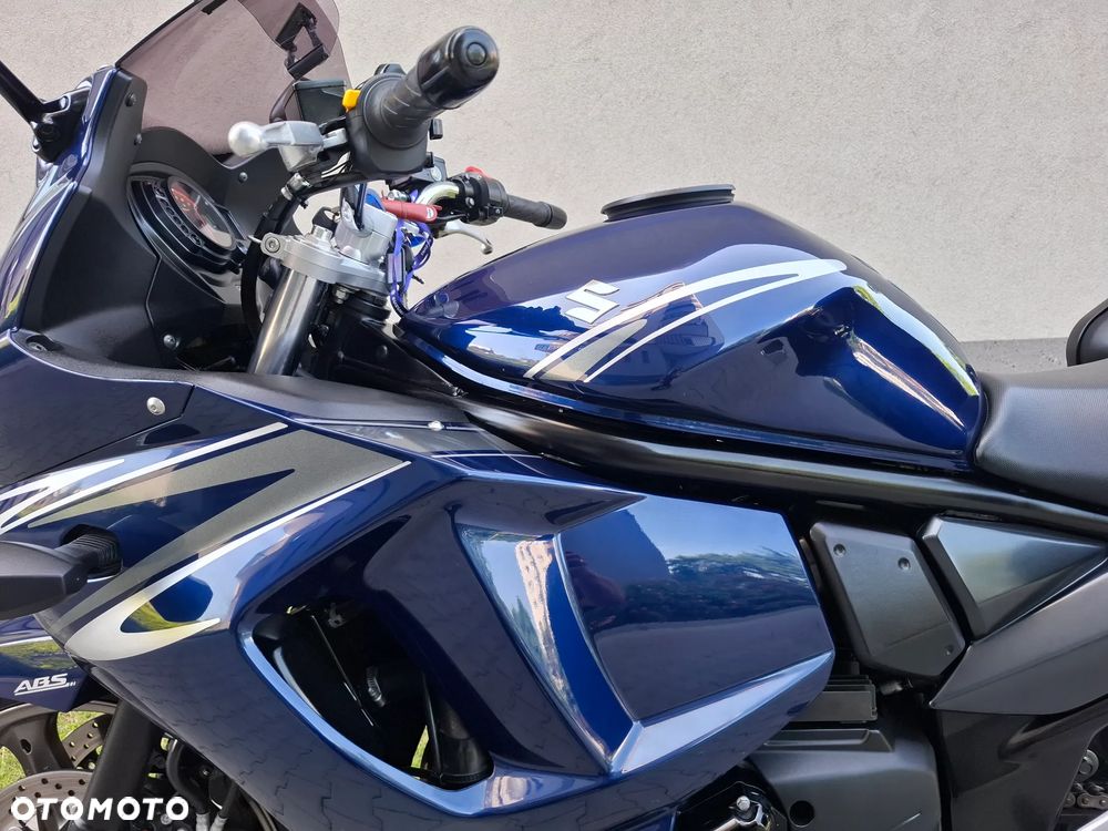 Suzuki GSX - 19