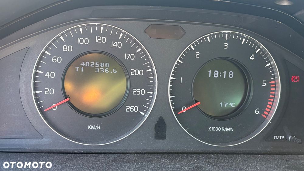 Volvo V70 2.4D Momentum - 12