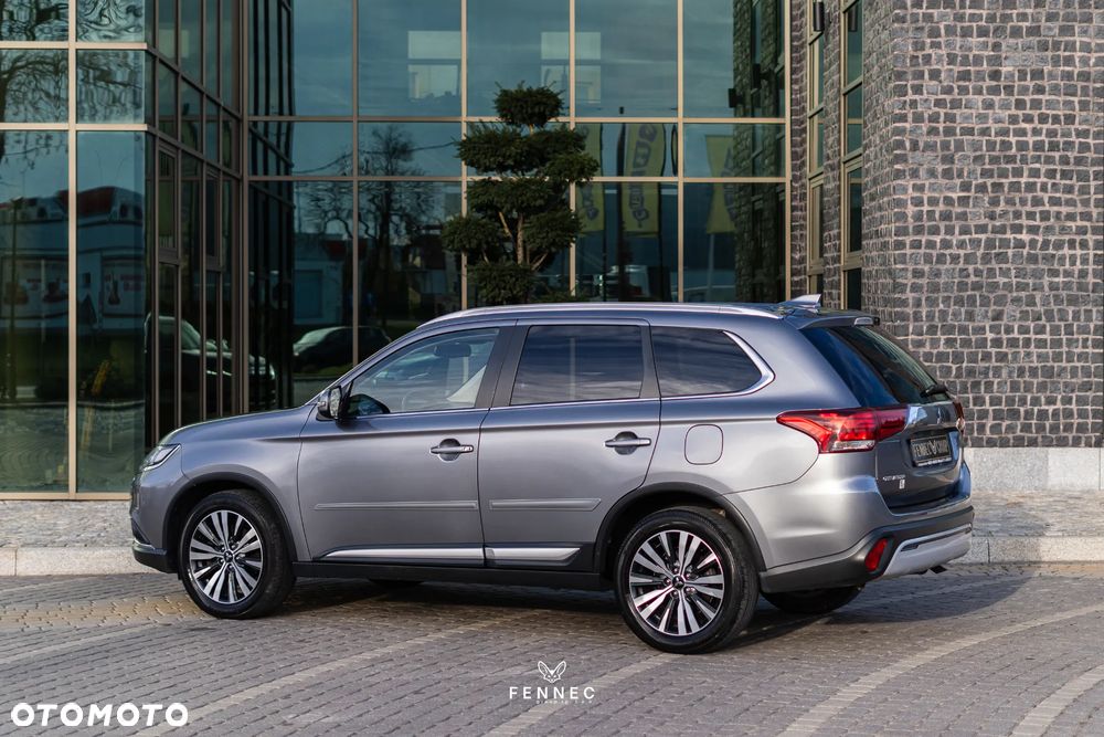 Mitsubishi Outlander - 10