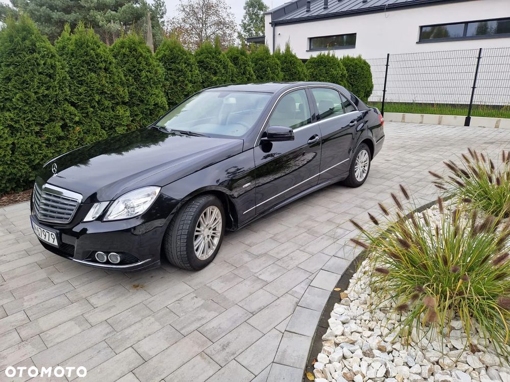 Mercedes-Benz Klasa E 250 T CDI DPF BlueEFFICIENCY 7G-TRONIC Elegance - 7