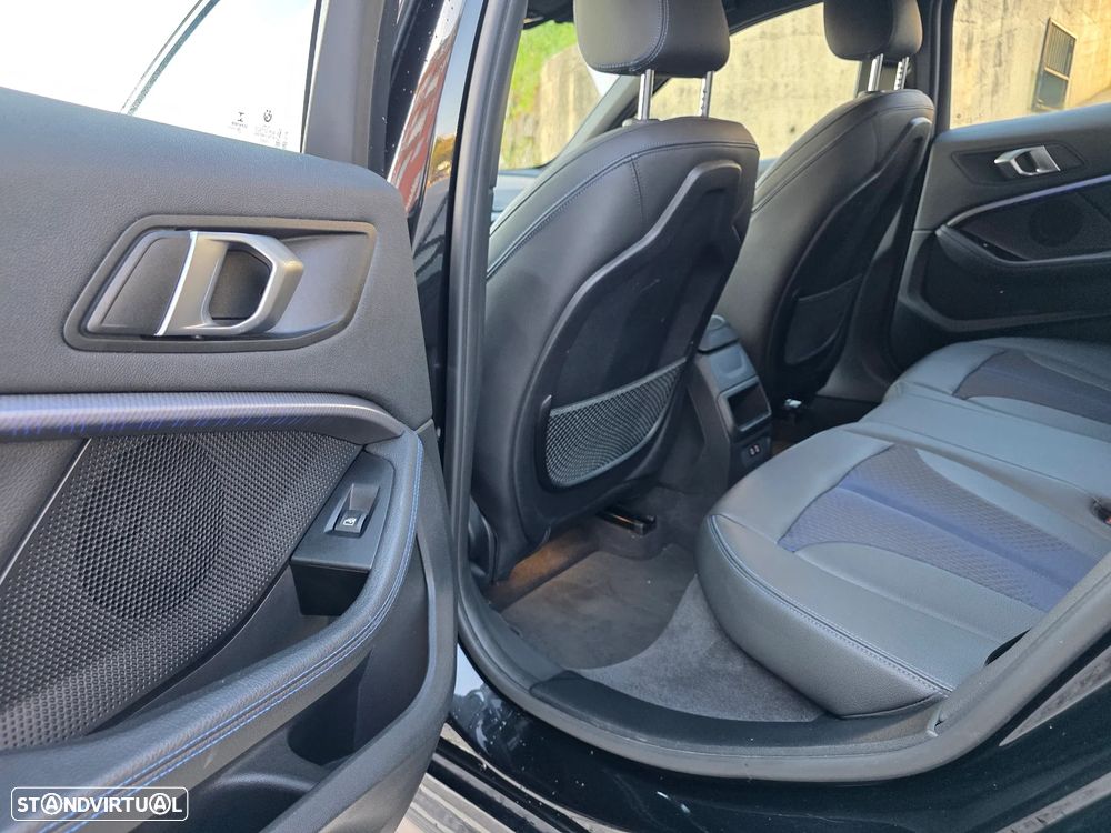 BMW 118 i Pack Desportivo M Auto - 18