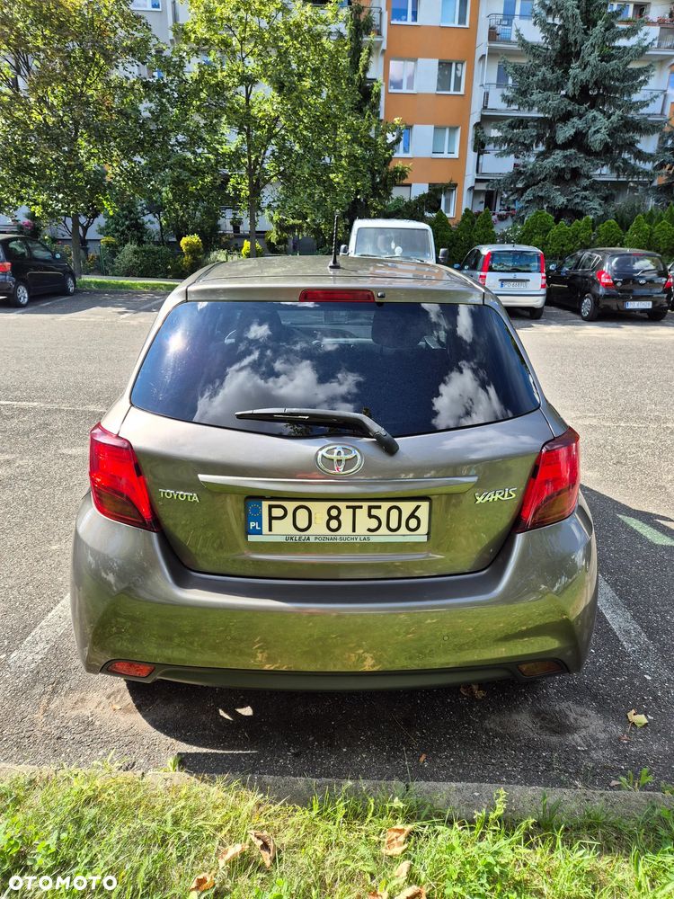 Toyota Yaris 1.33 Premium - 6