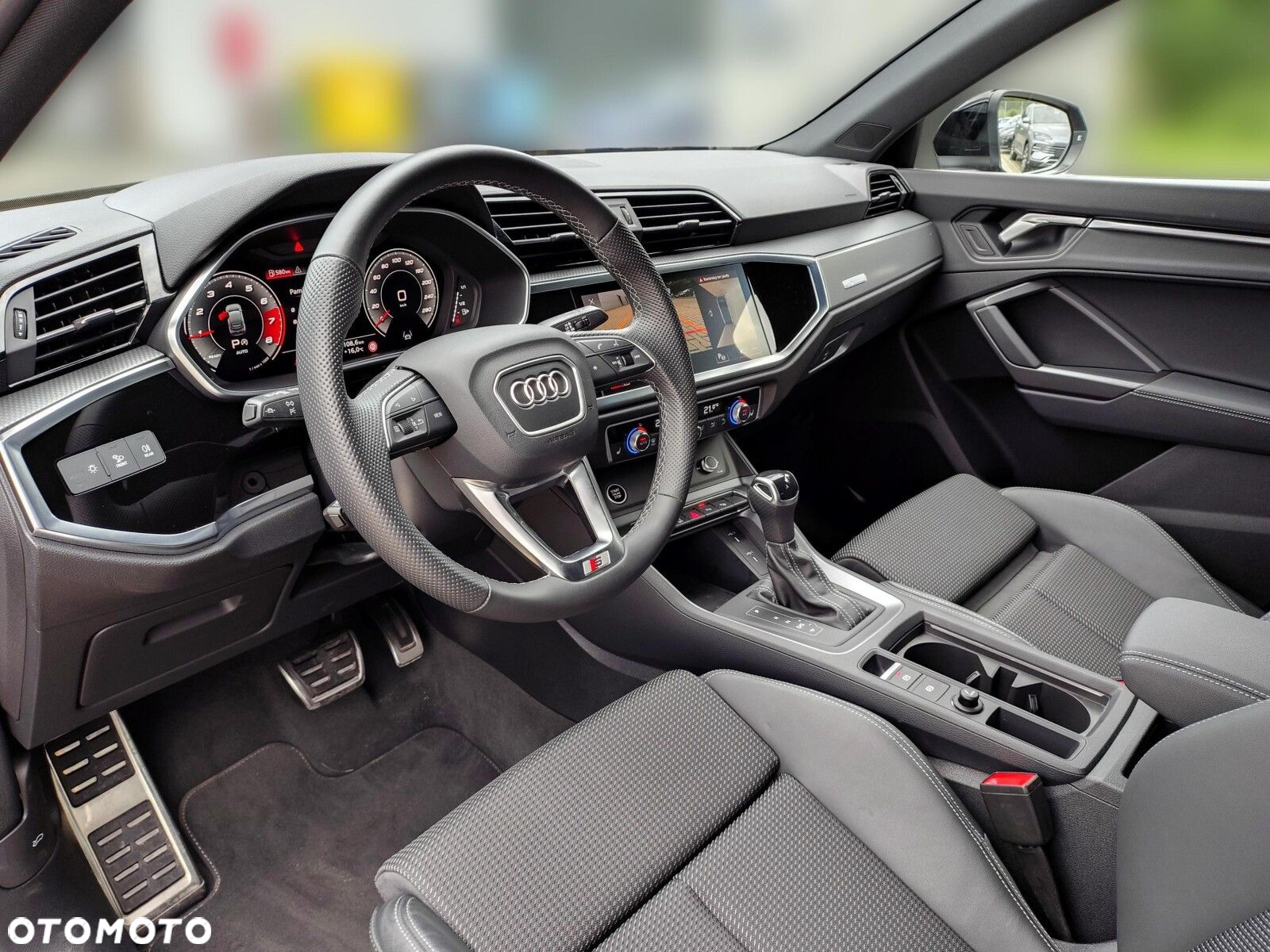 Audi Q3 Sportback - 9