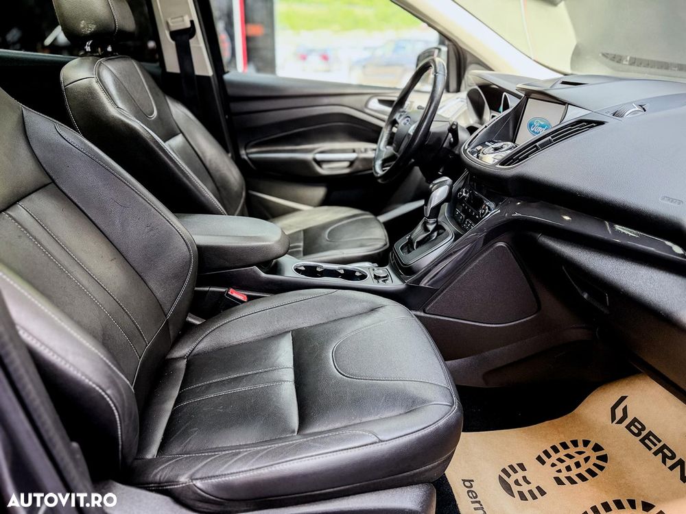 Ford Kuga 2.0 TDCi 4WD Powershift Titanium - 24