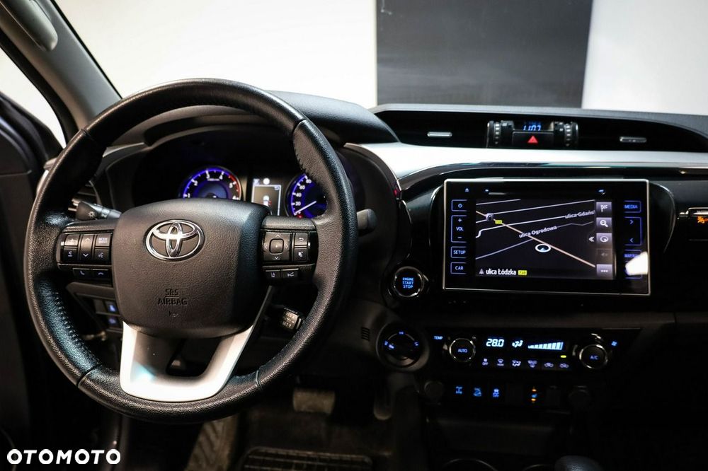 Toyota Hilux - 22