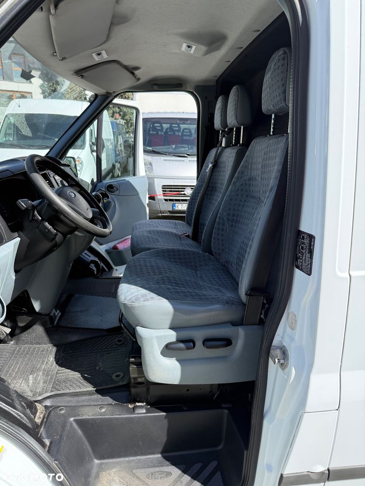 Ford Transit Furgon Warsztat 4x4 L2H2 2.2 TDCI 125KM 4x4 - 16