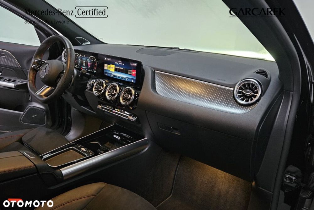 Mercedes-Benz GLA - 20