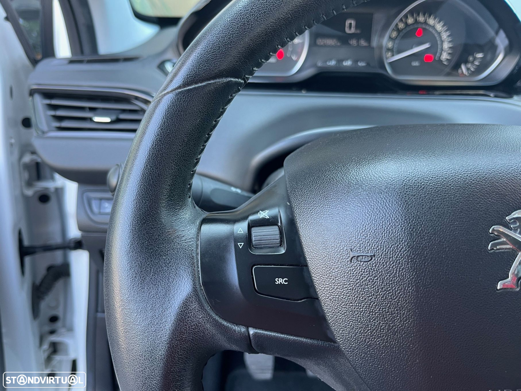 Peugeot 208 1.2 PureTech Active - 11