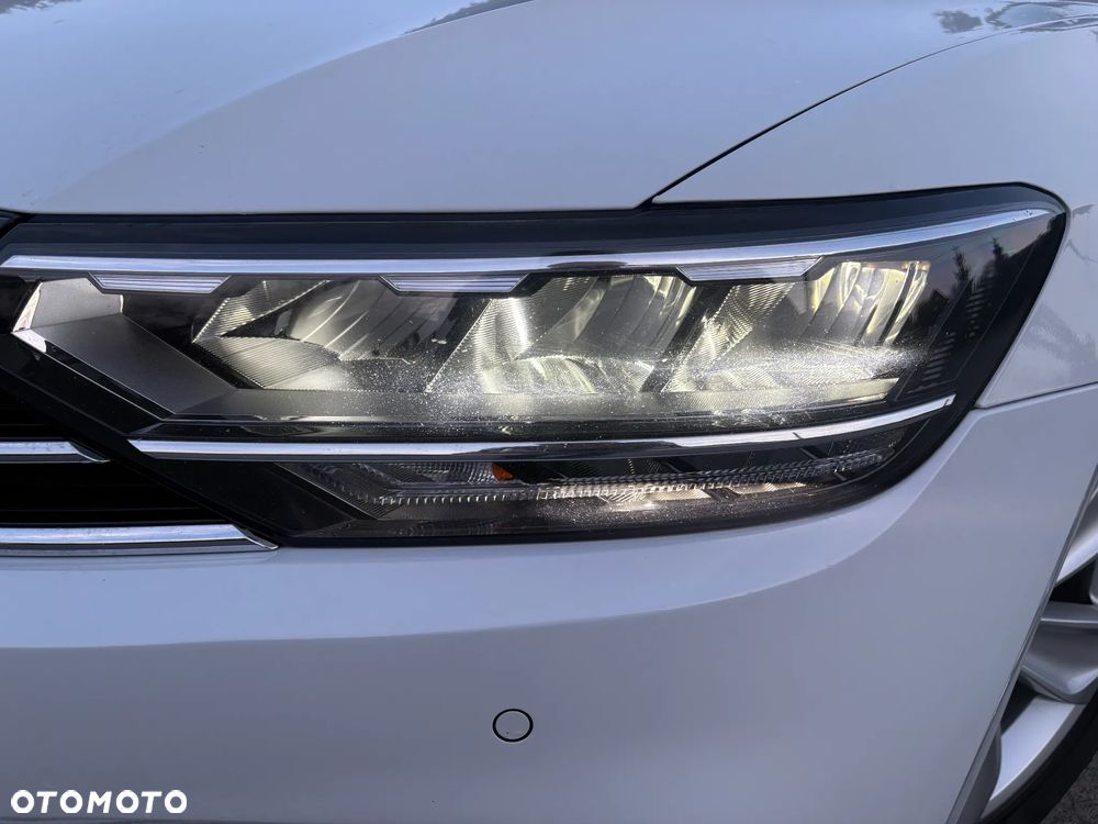 Volkswagen Passat 2.0 TDI 4Mot Elegance DSG - 24