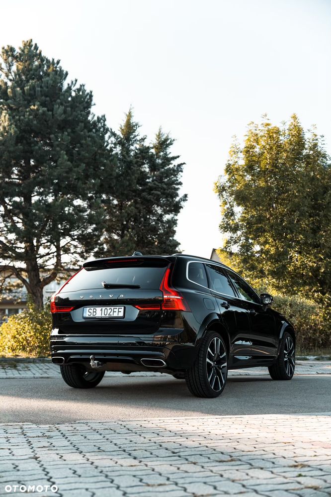 Volvo XC 60 T5 AWD R-Design - 3