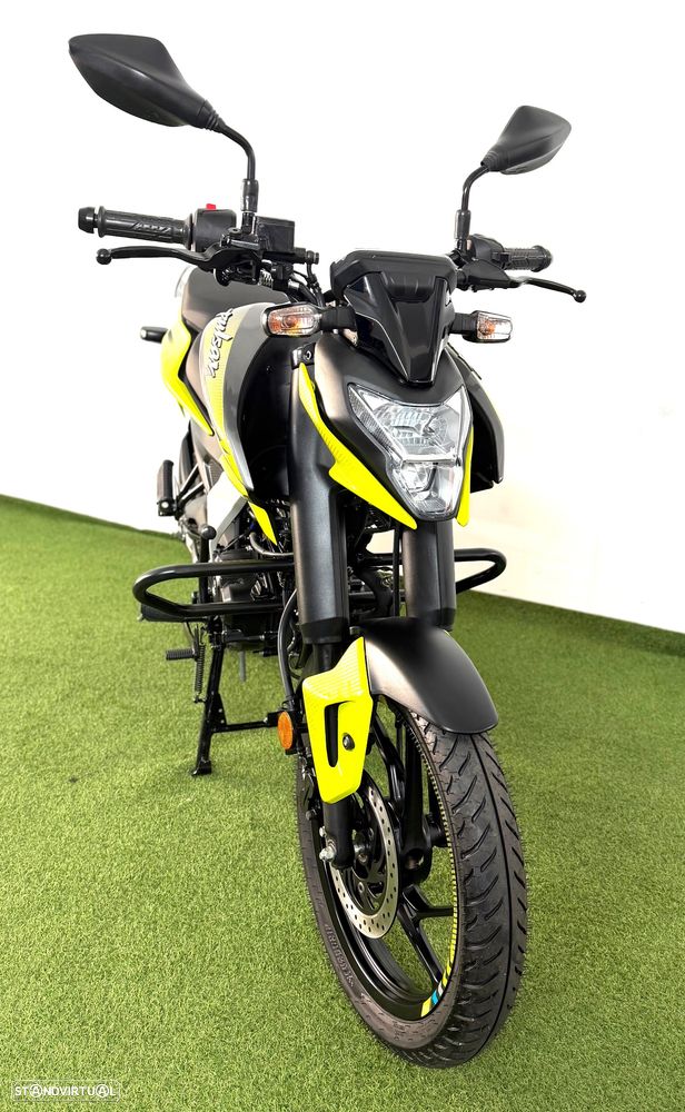 Bajaj Pulsar N 125 - 11