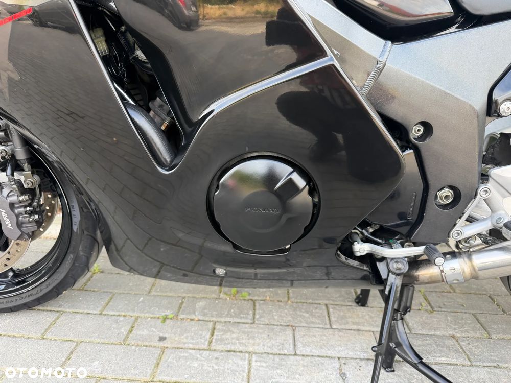 Honda CBR - 37
