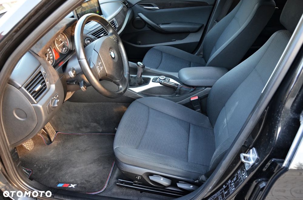 BMW X1 sDrive18d Sport Line - 27
