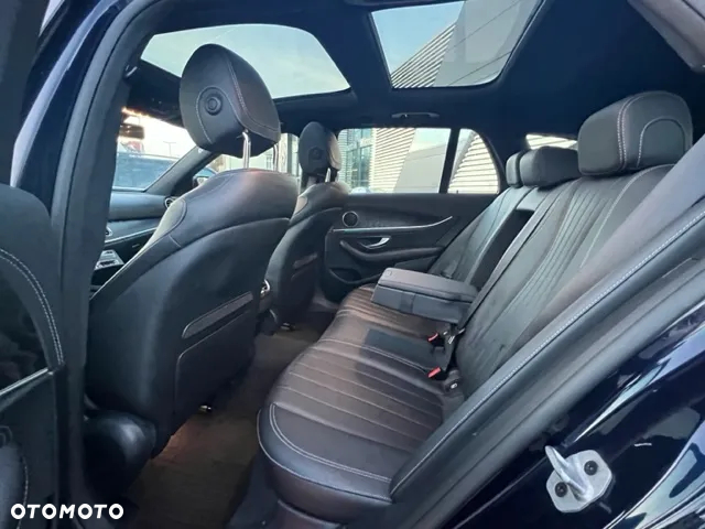 Mercedes-Benz Klasa E 300 d T 9G-TRONIC AMG Line - 14