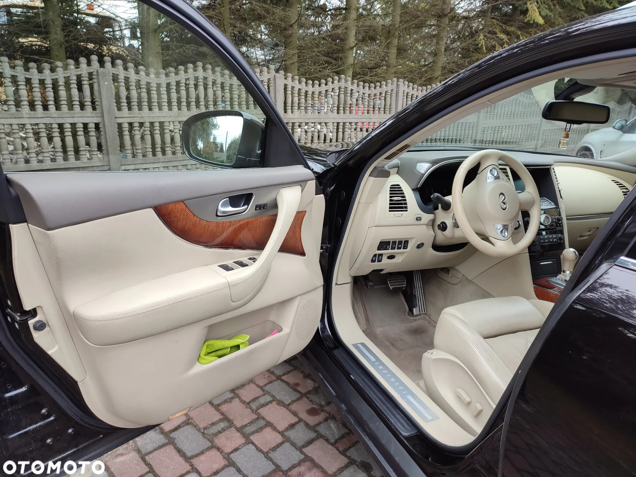 Infiniti QX70 3.7 S Premium - 27