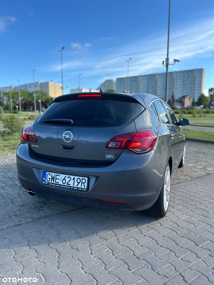 Opel Astra 1.6 T Cosmo - 2