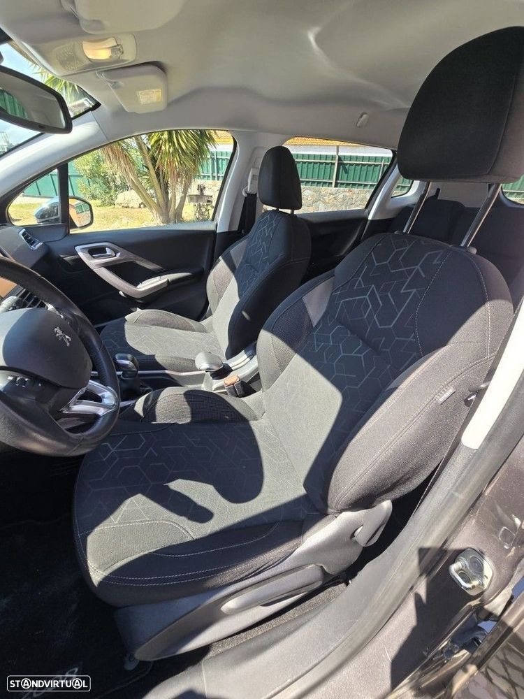 Peugeot 2008 1.2 PureTech Style - 7