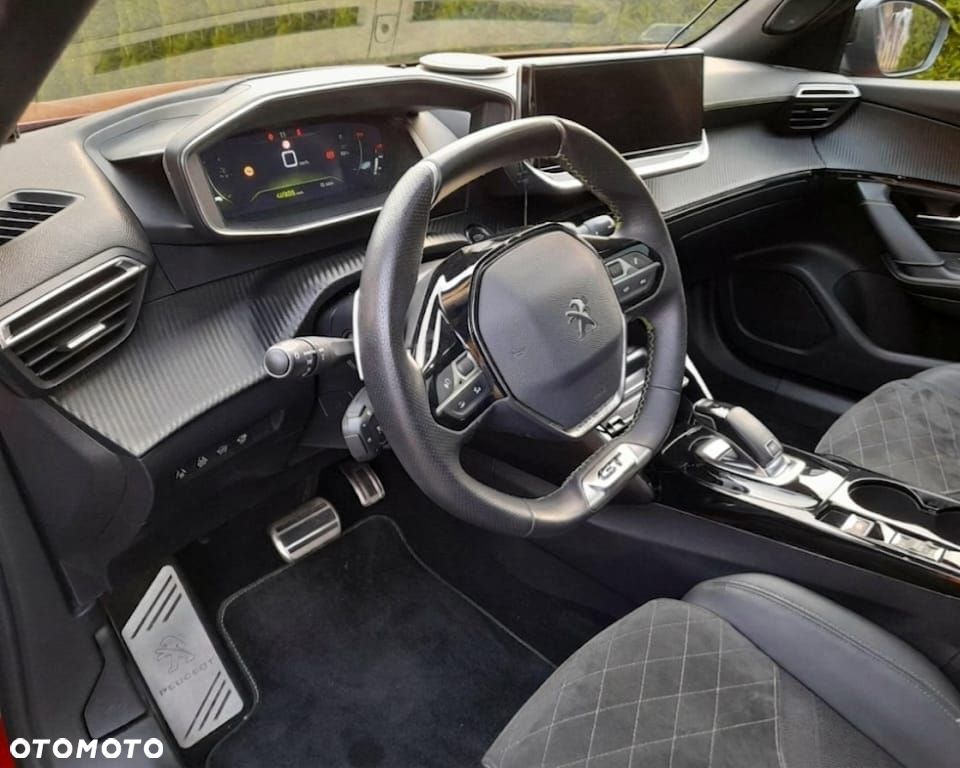 Peugeot 2008 PureTech 155 EAT8 GT - 4