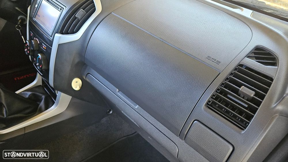 Isuzu D-Max 4x4 Cabine Dupla Custom - 31