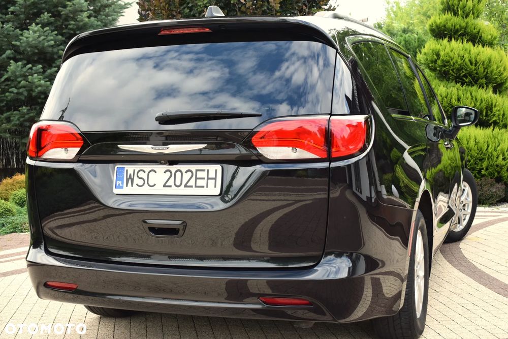 Chrysler Pacifica - 4